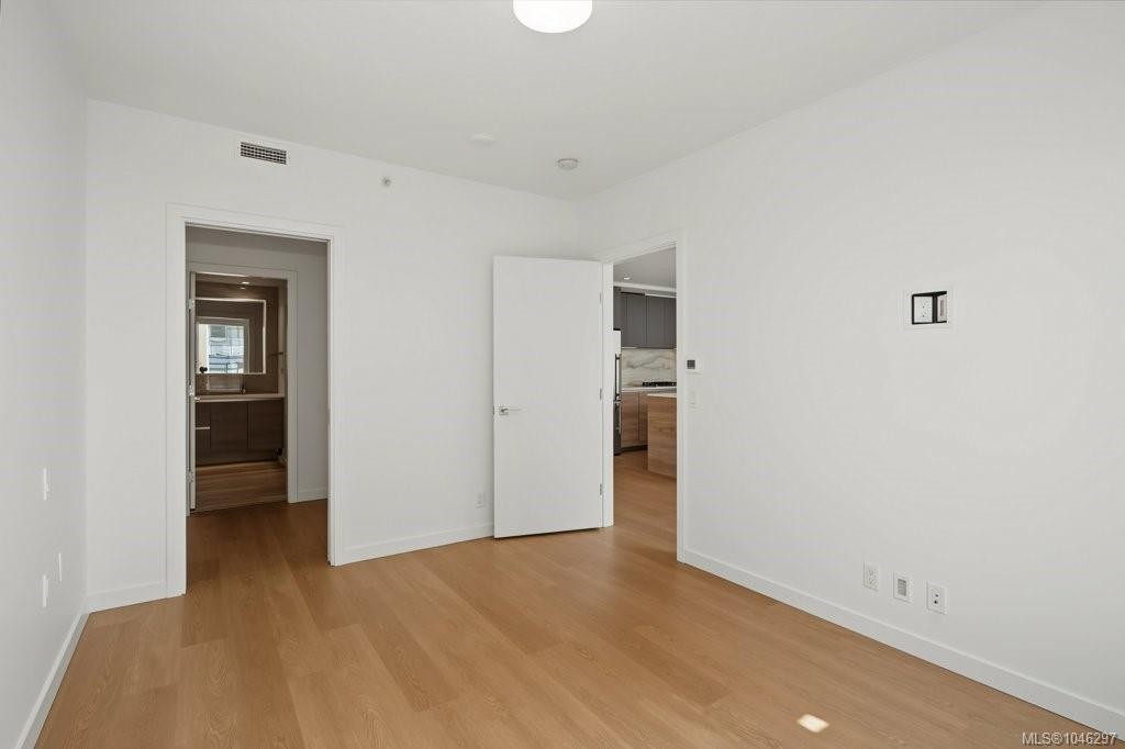 #609-363 Tyee Rd, Victoria, BC - Indoor Photo Showing Other Room