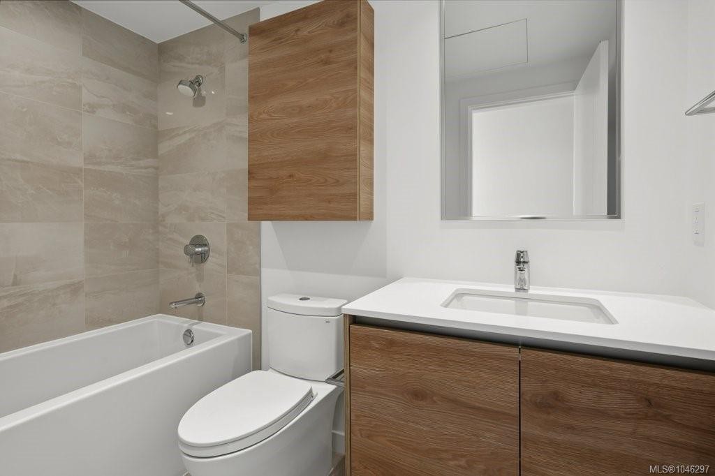 #609-363 Tyee Rd, Victoria, BC - Indoor Photo Showing Bathroom