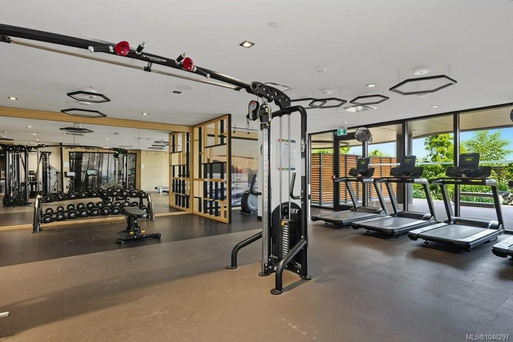 #609-363 Tyee Rd, Victoria, BC - Indoor Photo Showing Gym Room