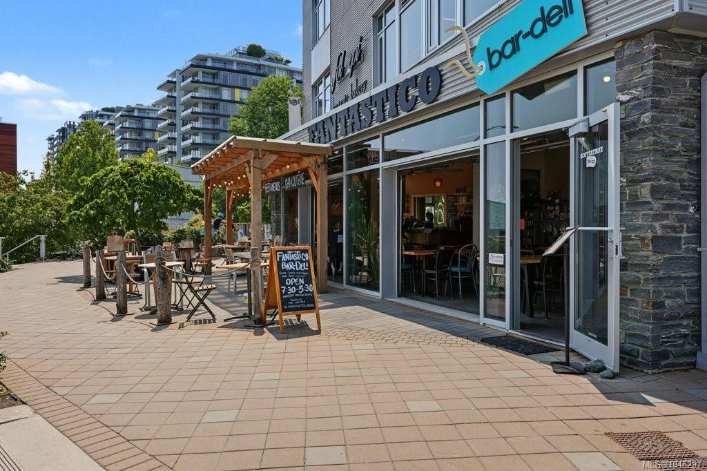 #609-363 Tyee Rd, Victoria, BC - Outdoor