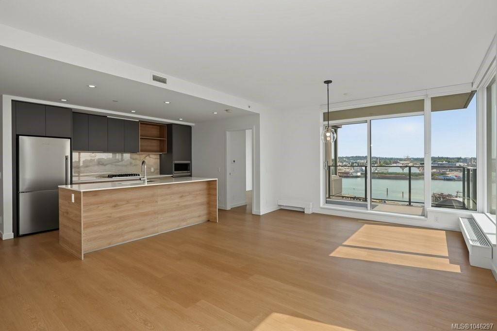 #609-363 Tyee Rd, Victoria, BC - Indoor Photo Showing Kitchen