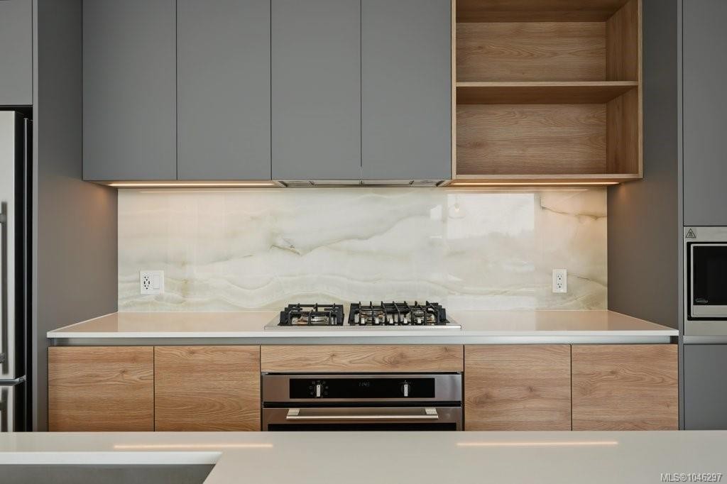 #609-363 Tyee Rd, Victoria, BC - Indoor Photo Showing Kitchen