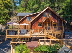 4704 Captains Cres Pender Island, BC V0N 2M2