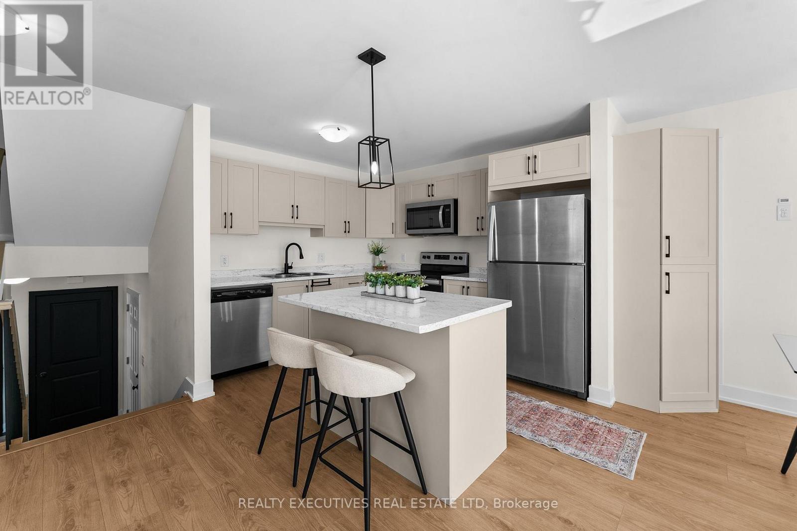 31 Whitcomb Crescent, Smiths Falls, ON - Indoor Photo Showing Kitchen With Stainless Steel Kitchen