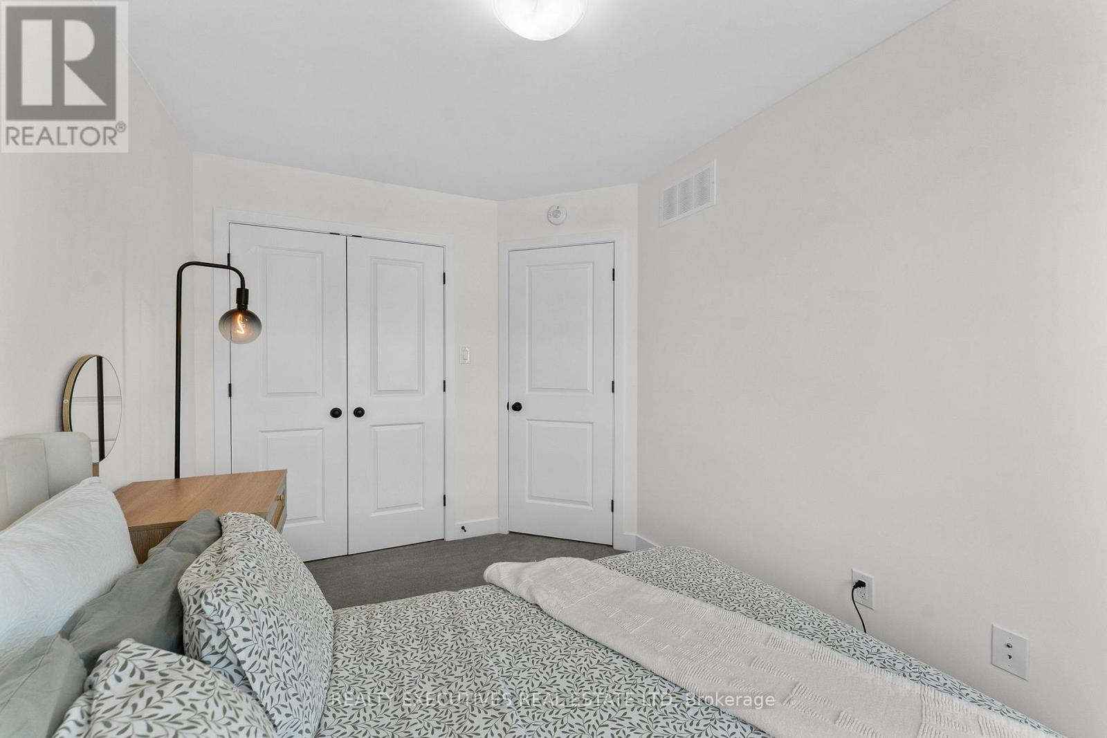 31 Whitcomb Crescent, Smiths Falls, ON - Indoor Photo Showing Bedroom
