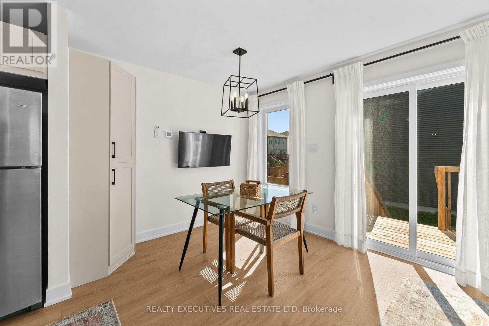 31 Whitcomb Crescent, Smiths Falls, ON - Indoor Photo Showing Dining Room