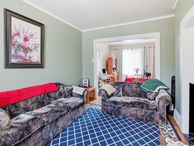 563 Polson Ave, Winnipeg, MB - Indoor Photo Showing Living Room