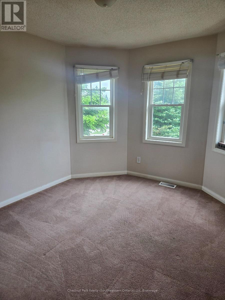 Bed #2 - 147 Baggs Crescent, Cambridge, ON - Indoor Photo Showing Other Room