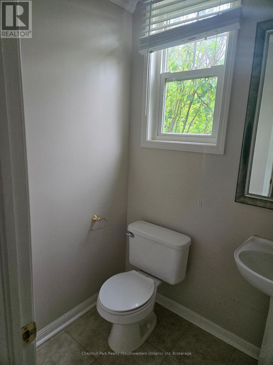 147 Baggs Crescent, Cambridge, ON - Indoor Photo Showing Bathroom