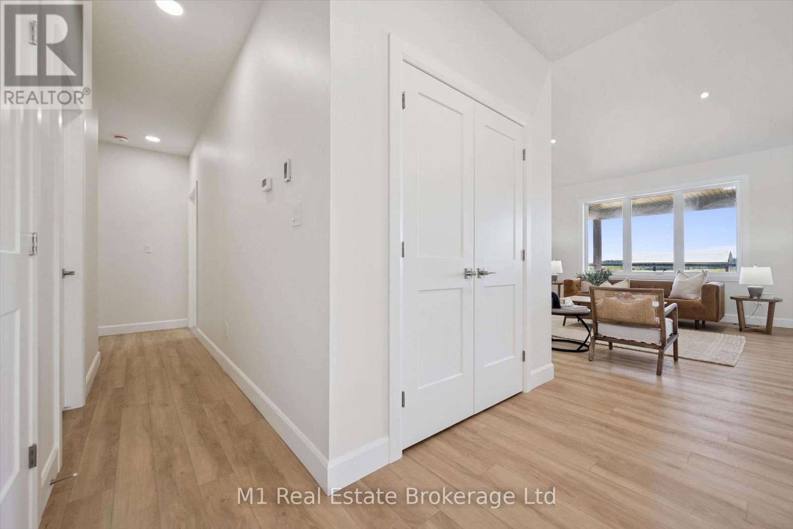 74 Bedell Drive, Mapleton, ON - Indoor Photo Showing Other Room