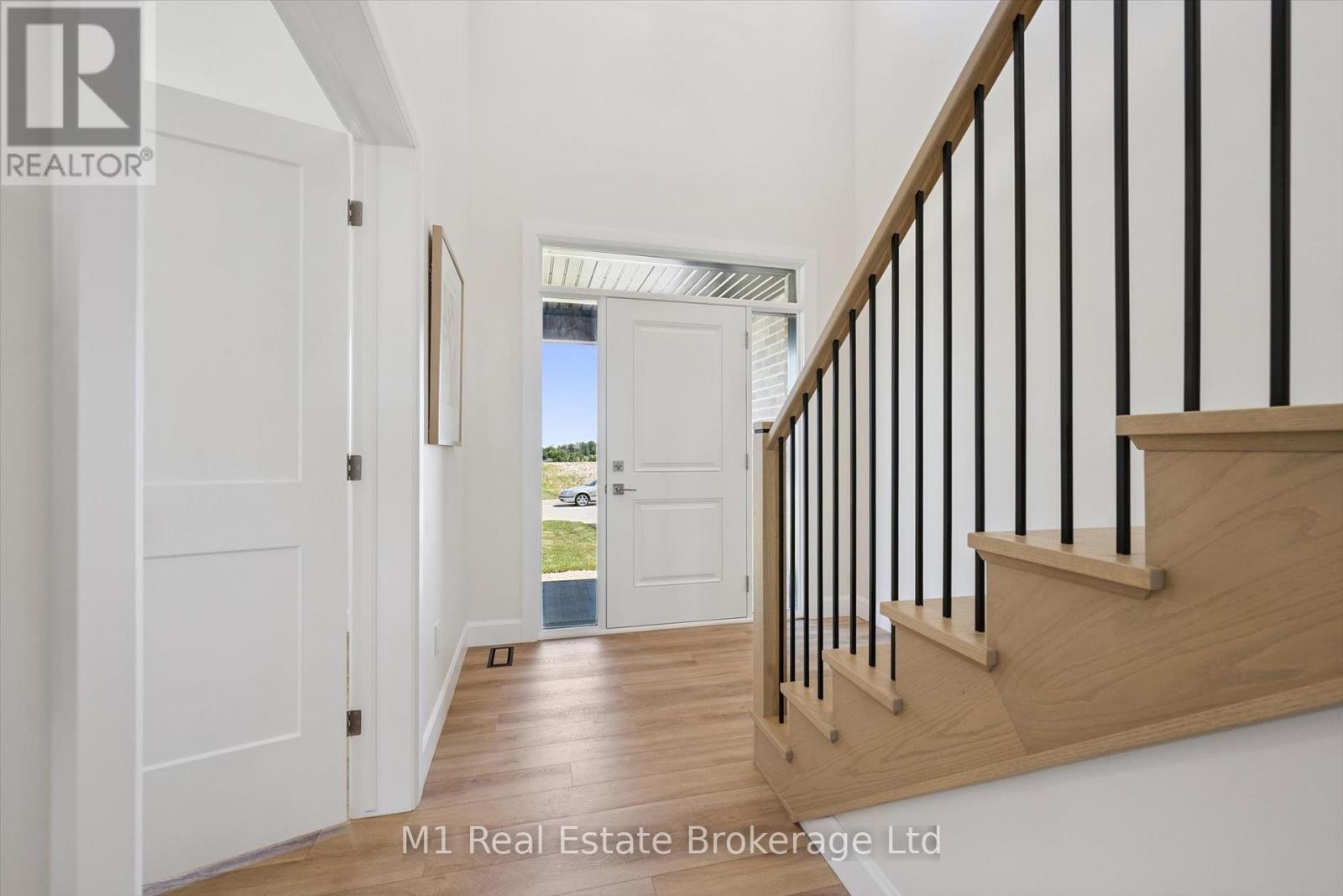 74 Bedell Drive, Mapleton, ON - Indoor Photo Showing Other Room