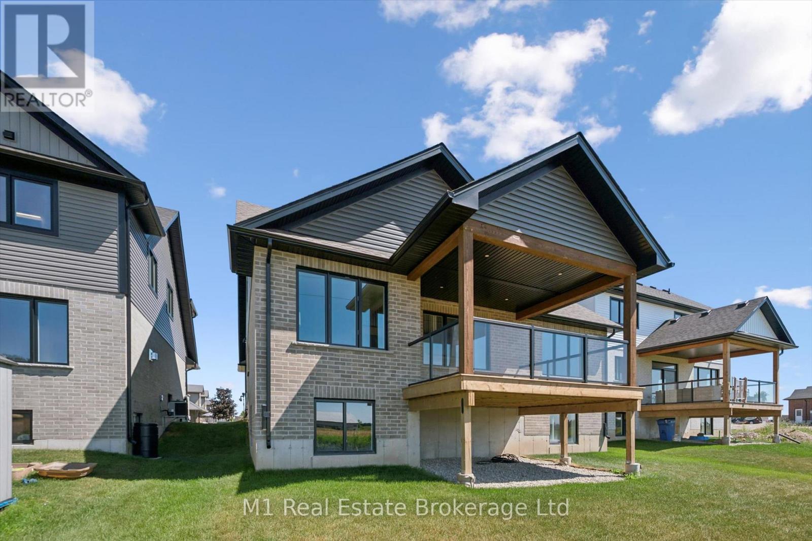 74 Bedell Drive, Mapleton, ON - Outdoor