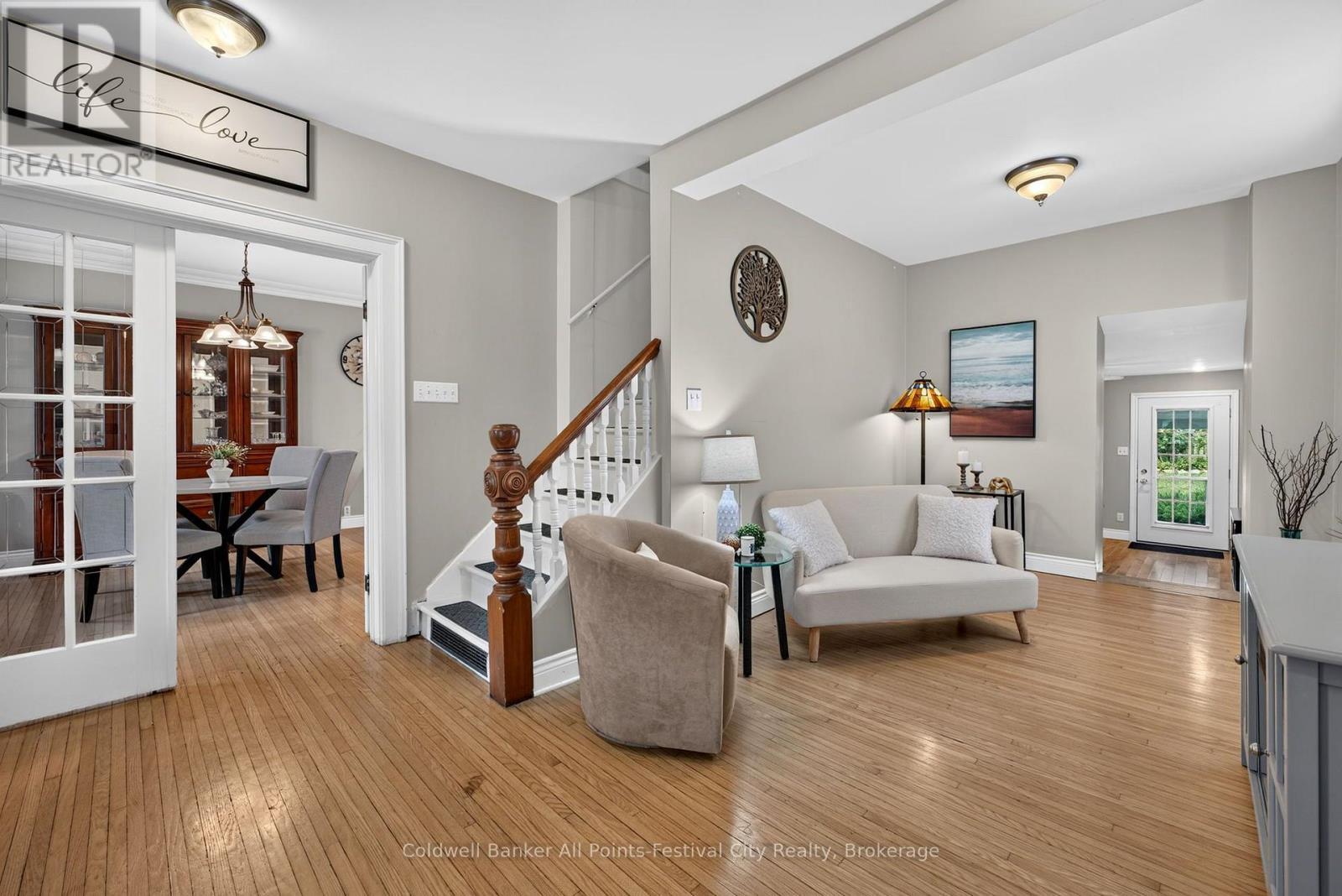 85 Cambria Road N, Goderich (Goderich (Town)), ON - Indoor Photo Showing Living Room