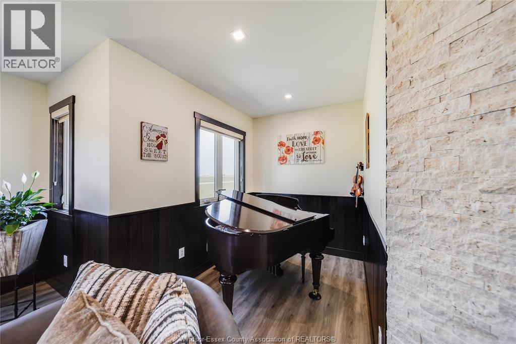 1764 Third Concession Line, Wheatley, ON - Indoor Photo Showing Other Room
