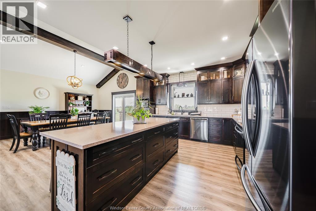 1764 Third Concession Line, Wheatley, ON - Indoor Photo Showing Kitchen With Upgraded Kitchen