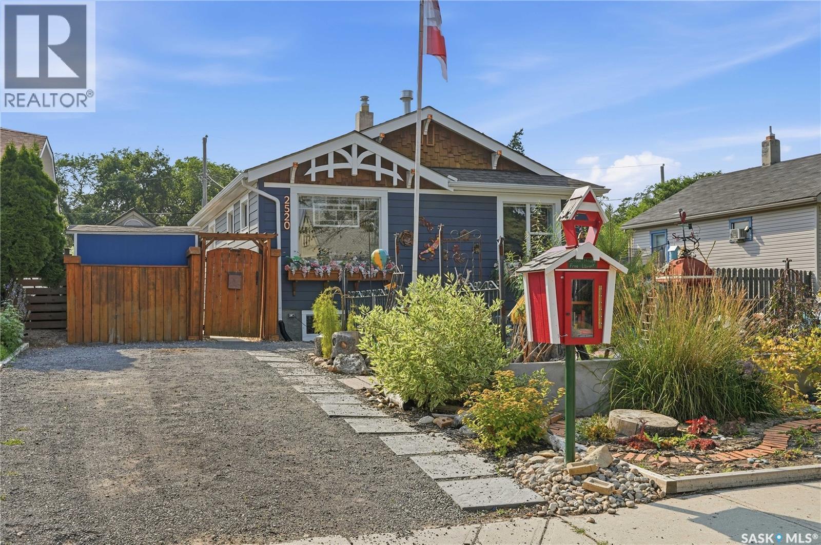 2520 Elliott Street, Regina, SK - Outdoor