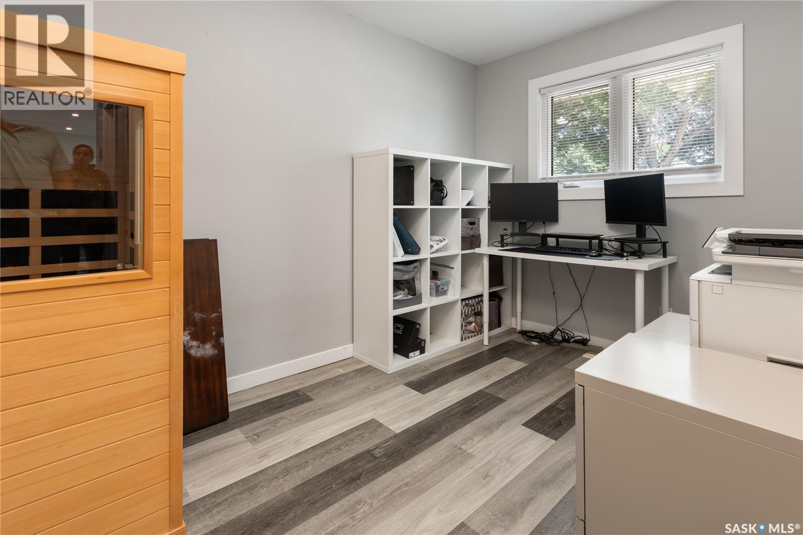 802 31St Street W, Saskatoon, SK - Indoor Photo Showing Office