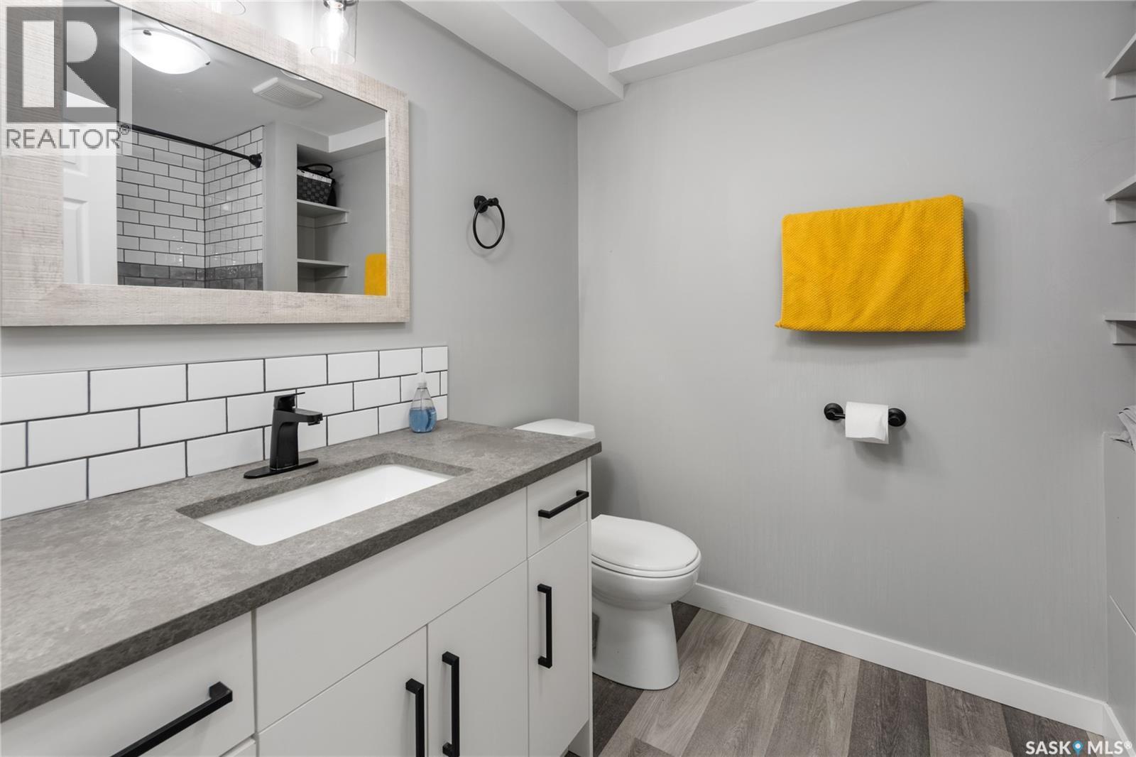 802 31St Street W, Saskatoon, SK - Indoor Photo Showing Bathroom