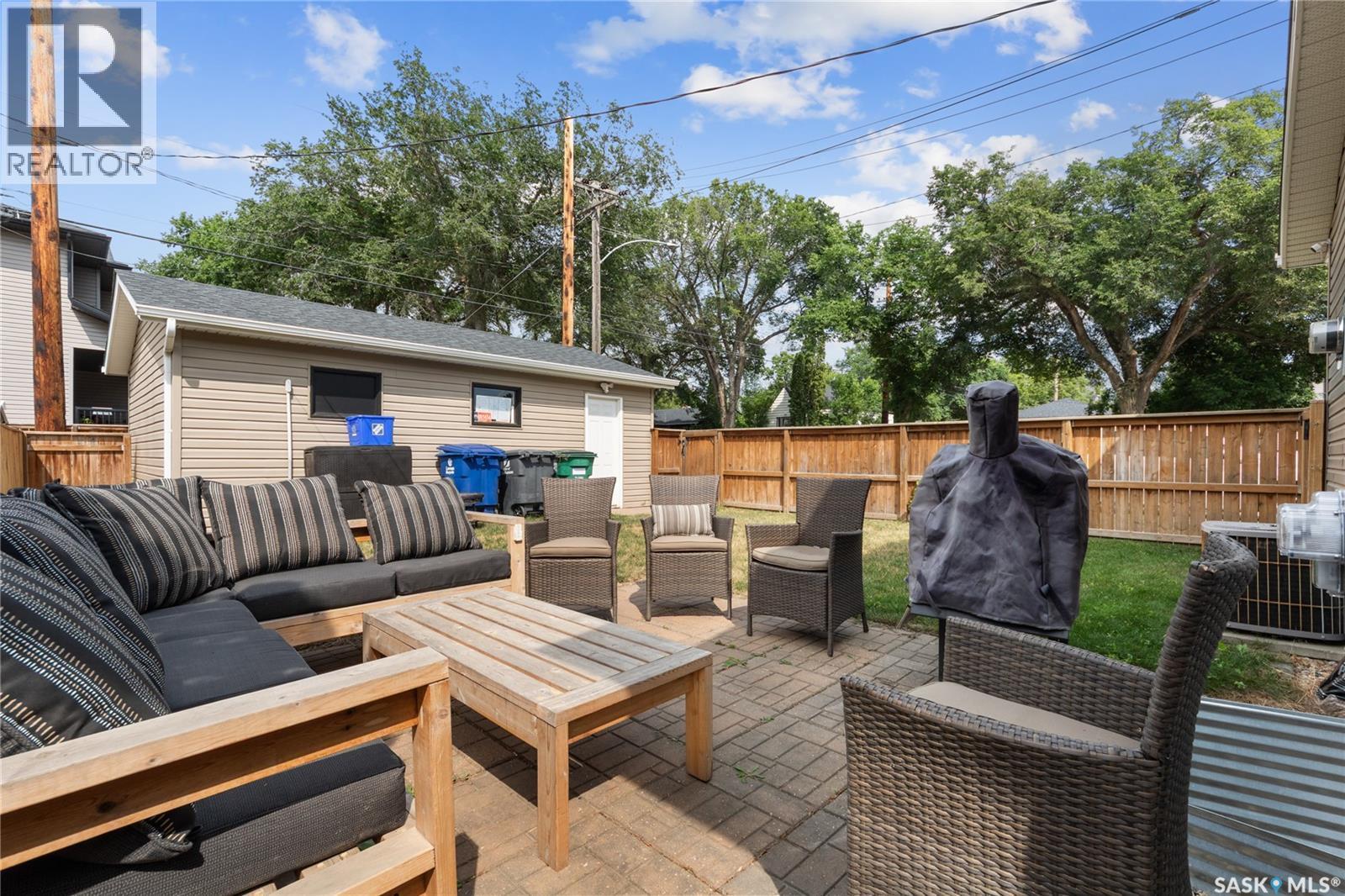 802 31St Street W, Saskatoon, SK - Outdoor With Deck Patio Veranda With Exterior