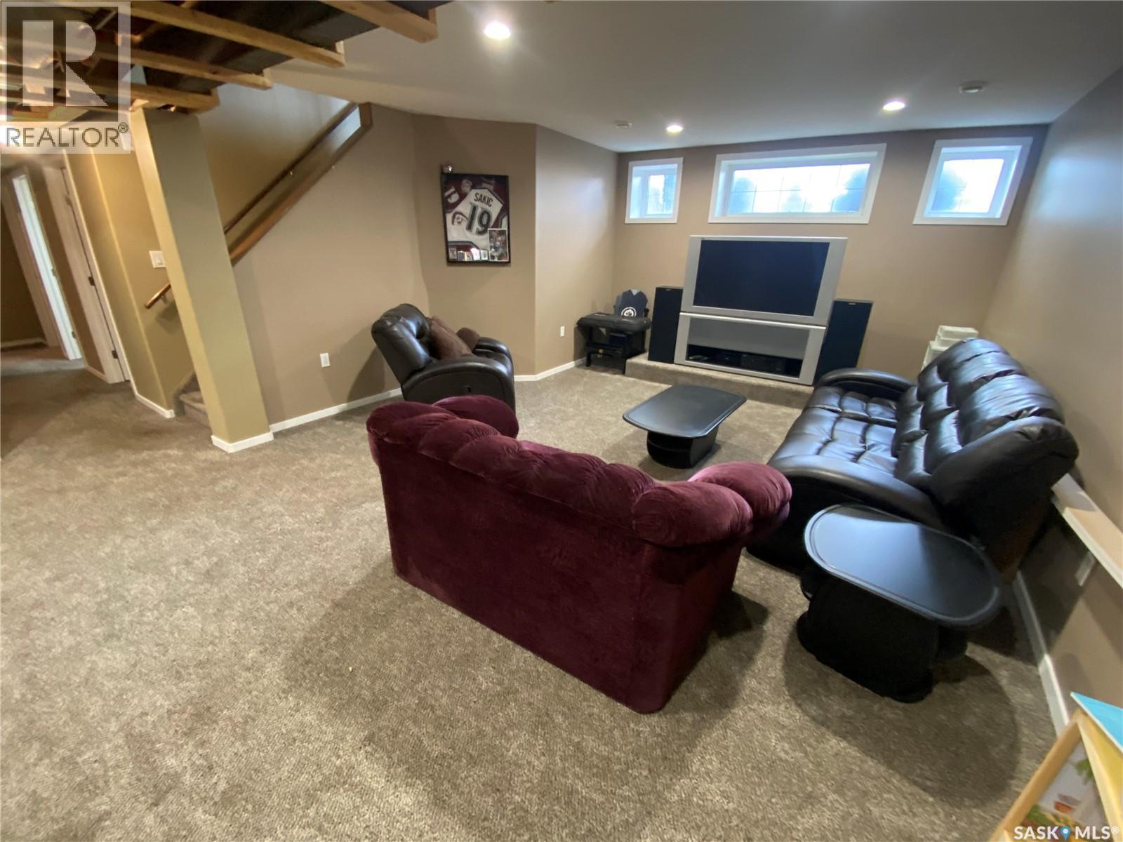 54 Madge Way, Yorkton, SK - Indoor Photo Showing Basement