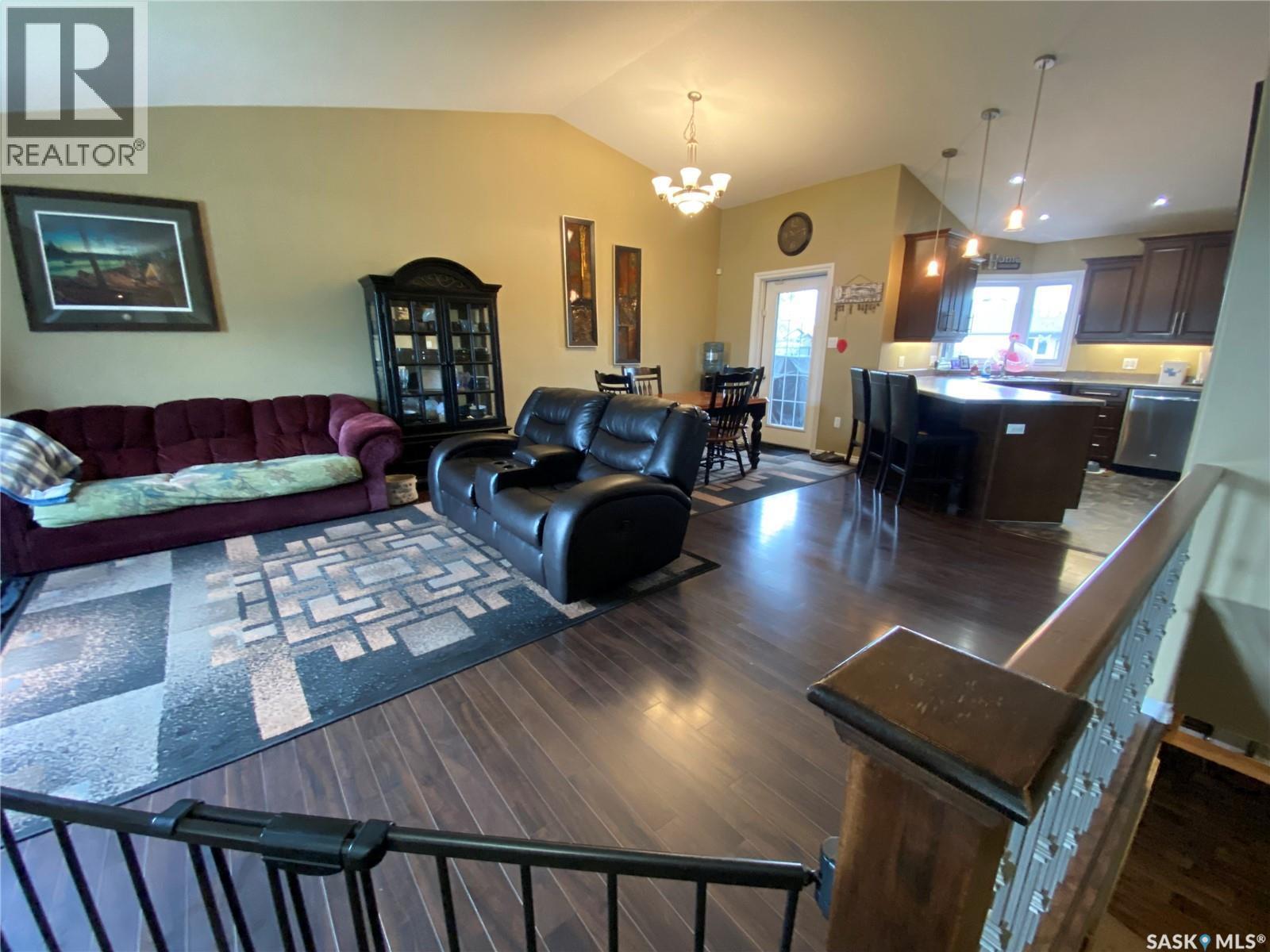 54 Madge Way, Yorkton, SK - Indoor Photo Showing Living Room