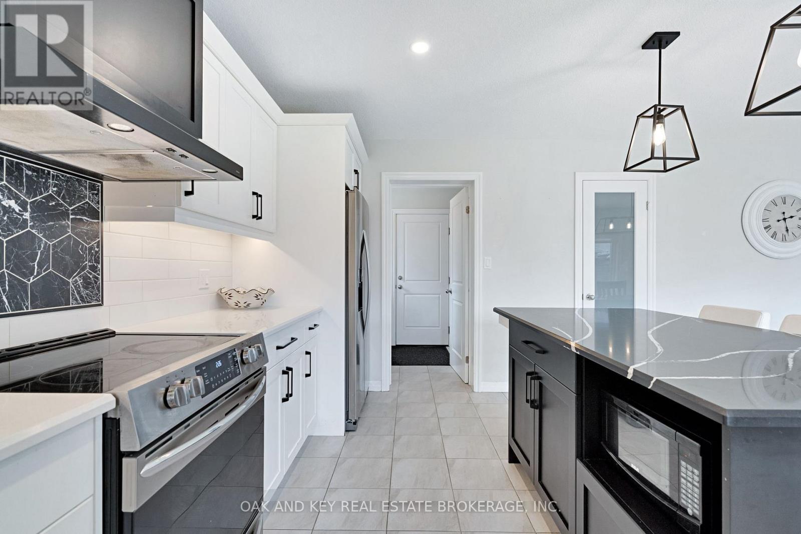 Pantry. - 48 Ambrosia Path, St. Thomas, ON - Indoor Photo Showing Kitchen With Upgraded Kitchen