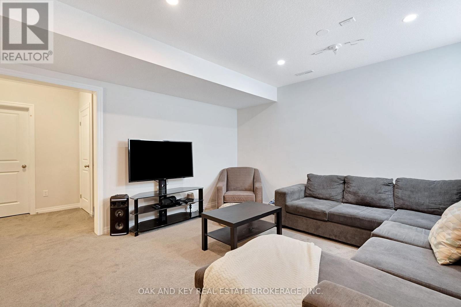 48 Ambrosia Path, St. Thomas, ON - Indoor Photo Showing Living Room