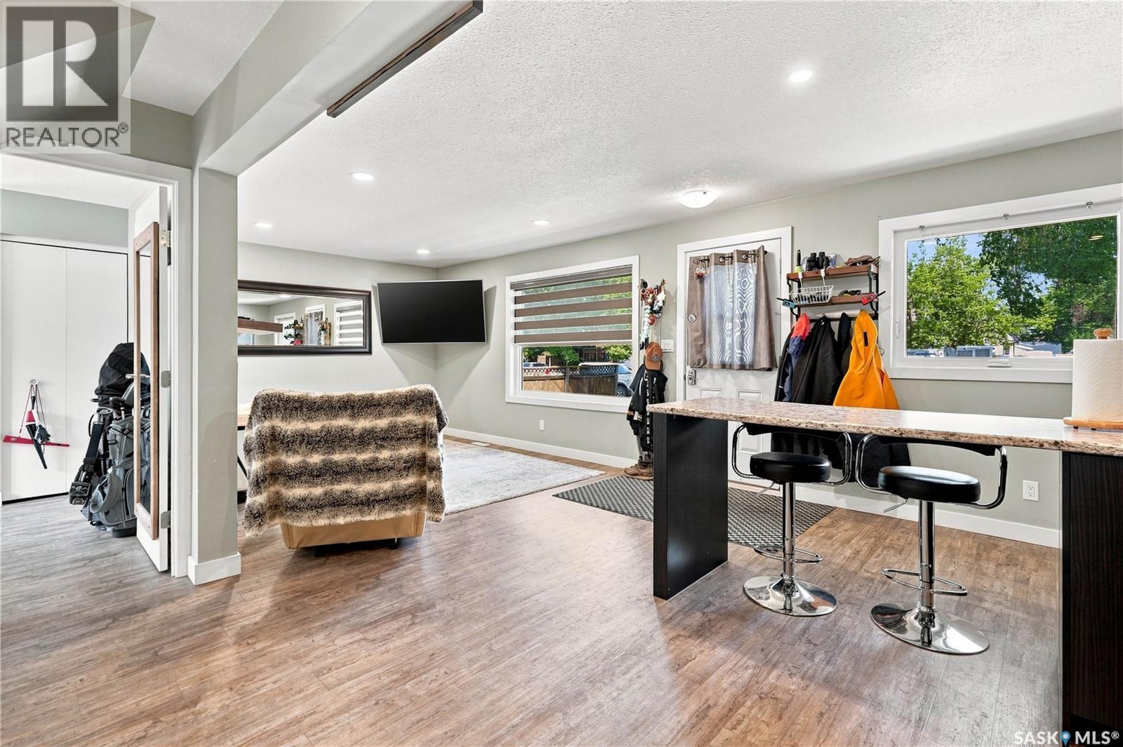 145 Lillooet Street E, Moose Jaw, SK - Indoor