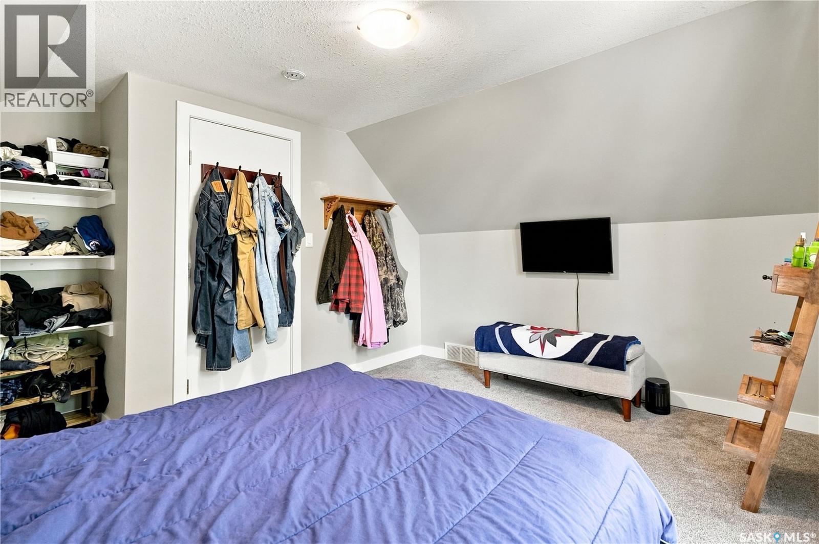 145 Lillooet Street E, Moose Jaw, SK - Indoor Photo Showing Bedroom