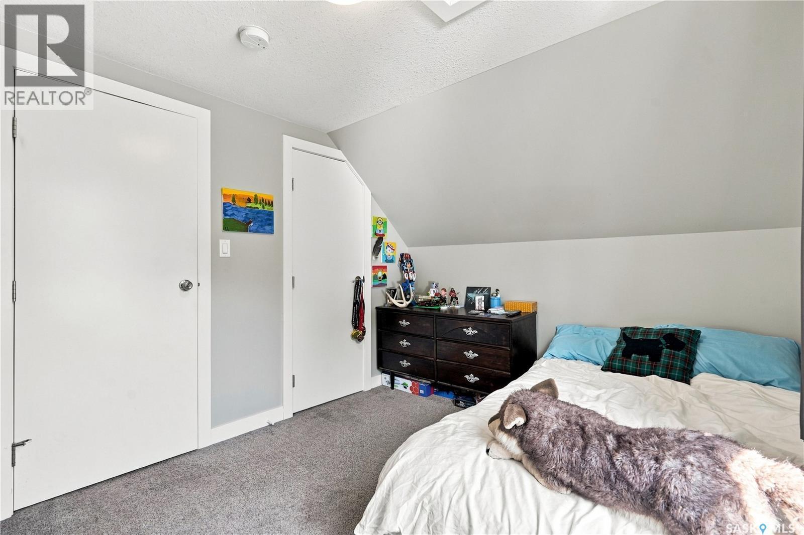 145 Lillooet Street E, Moose Jaw, SK - Indoor Photo Showing Bedroom