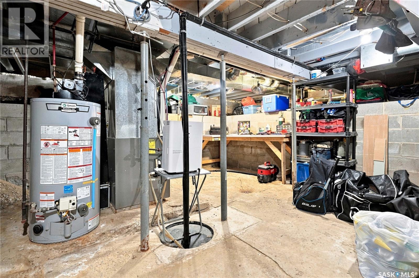 145 Lillooet Street E, Moose Jaw, SK - Indoor Photo Showing Basement