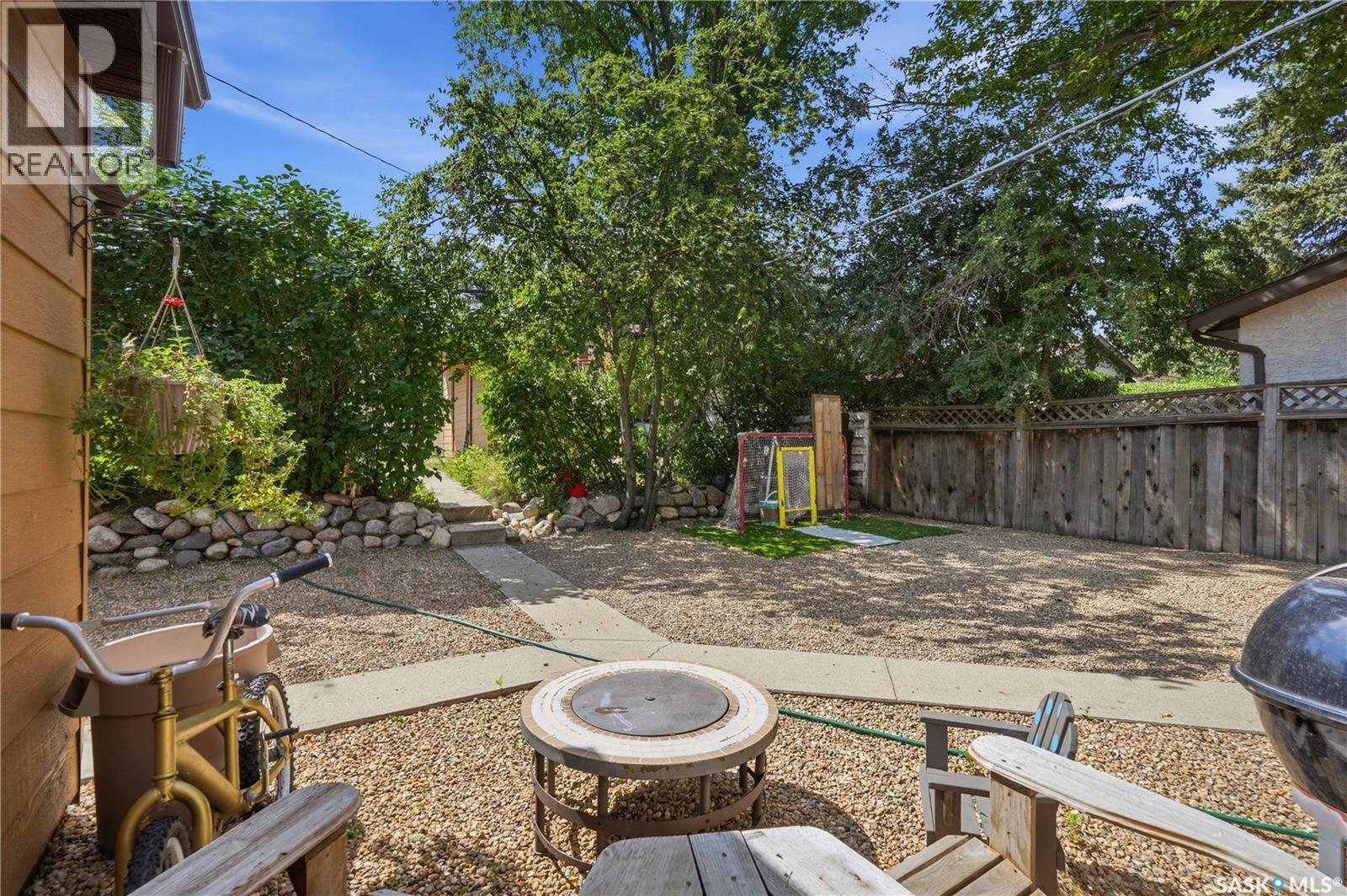 145 Lillooet Street E, Moose Jaw, SK - Outdoor