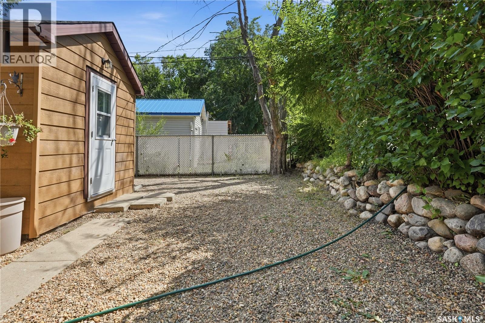 145 Lillooet Street E, Moose Jaw, SK - Outdoor