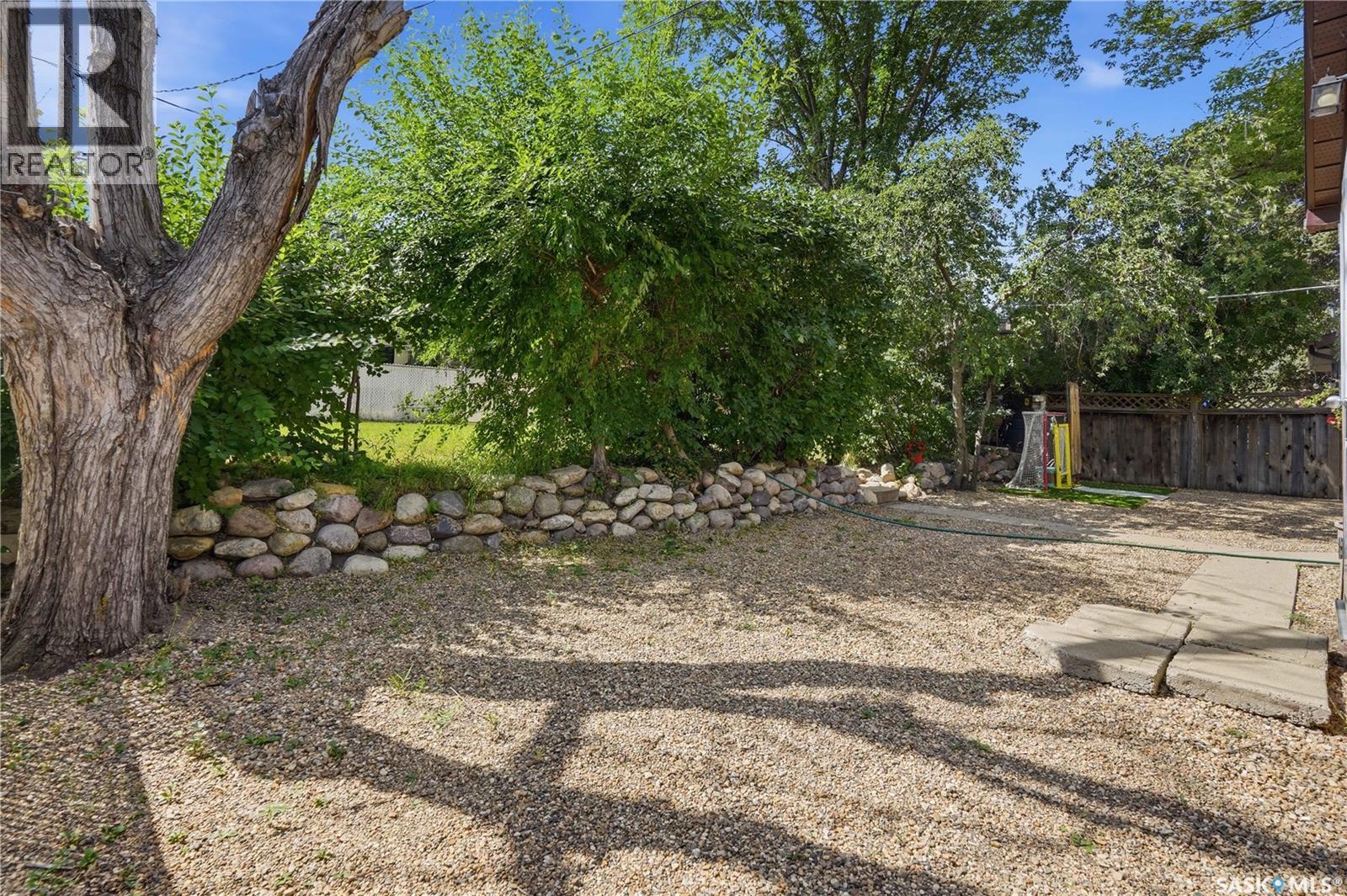 145 Lillooet Street E, Moose Jaw, SK - Outdoor