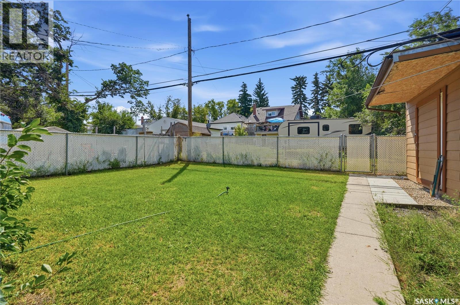 145 Lillooet Street E, Moose Jaw, SK - Outdoor