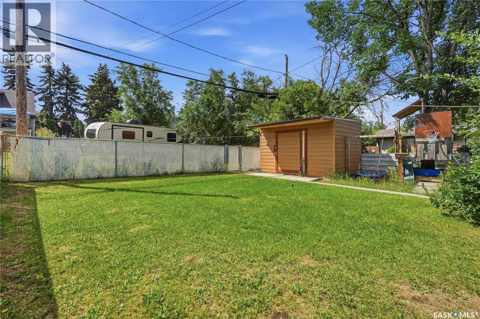 145 Lillooet Street E, Moose Jaw, SK - Outdoor