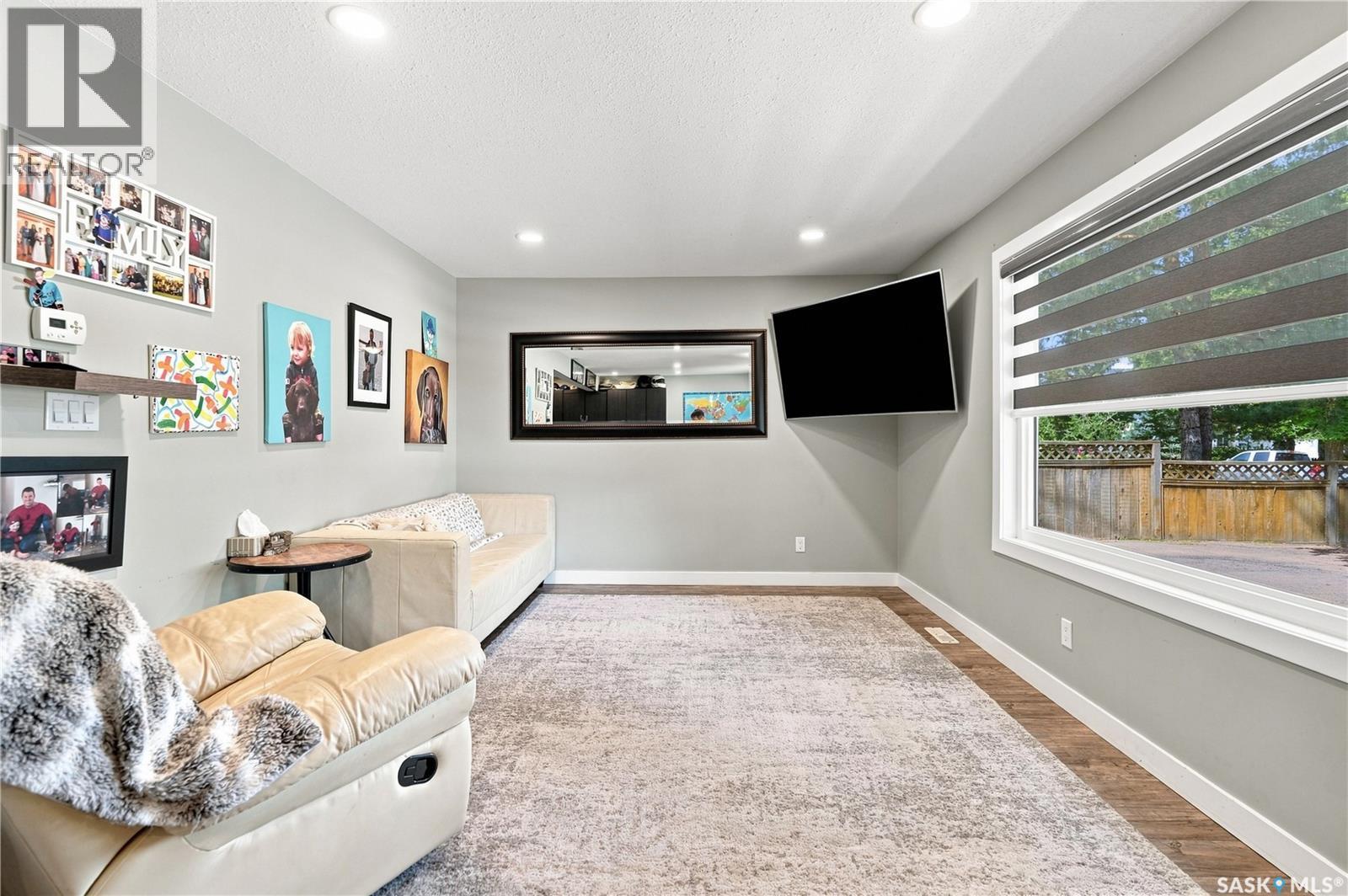 145 Lillooet Street E, Moose Jaw, SK - Indoor Photo Showing Other Room
