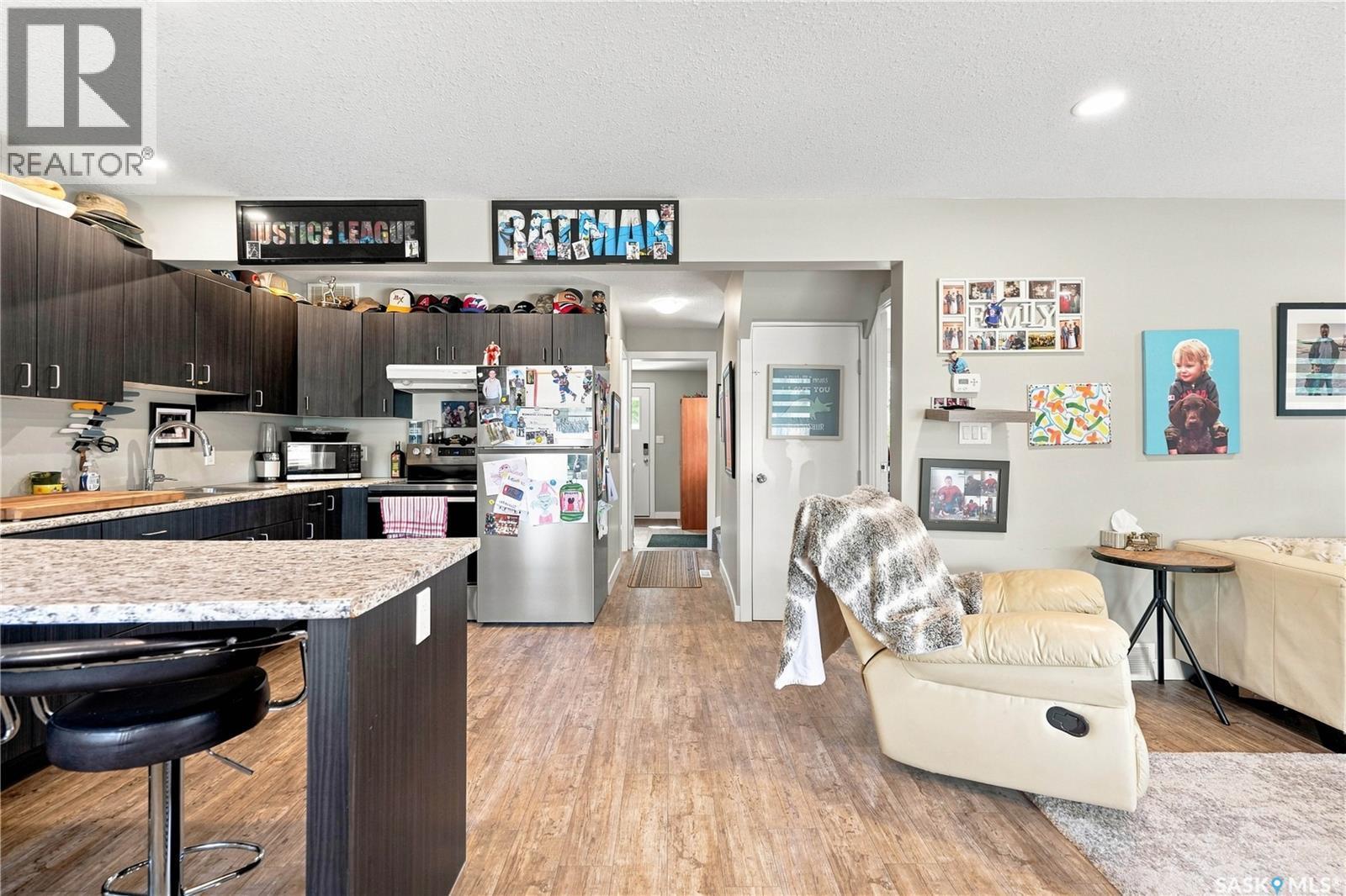 145 Lillooet Street E, Moose Jaw, SK - Indoor