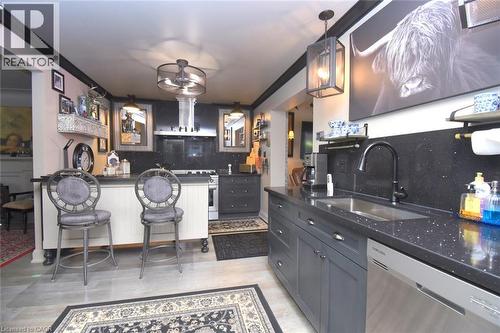 139 Garside Avenue S, Hamilton, ON - Indoor