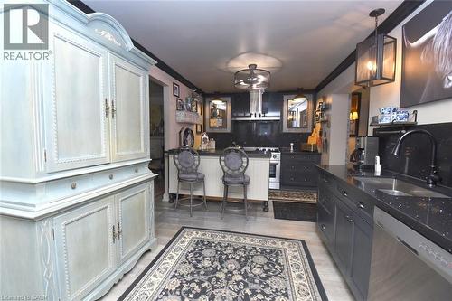 139 Garside Avenue S, Hamilton, ON - Indoor