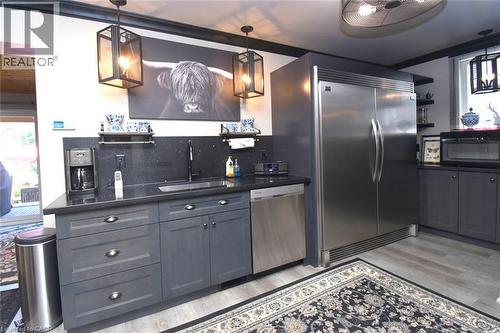139 Garside Avenue S, Hamilton, ON - Indoor Photo Showing Kitchen