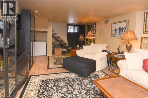 139 Garside Avenue S, Hamilton, ON - Indoor Photo Showing Living Room