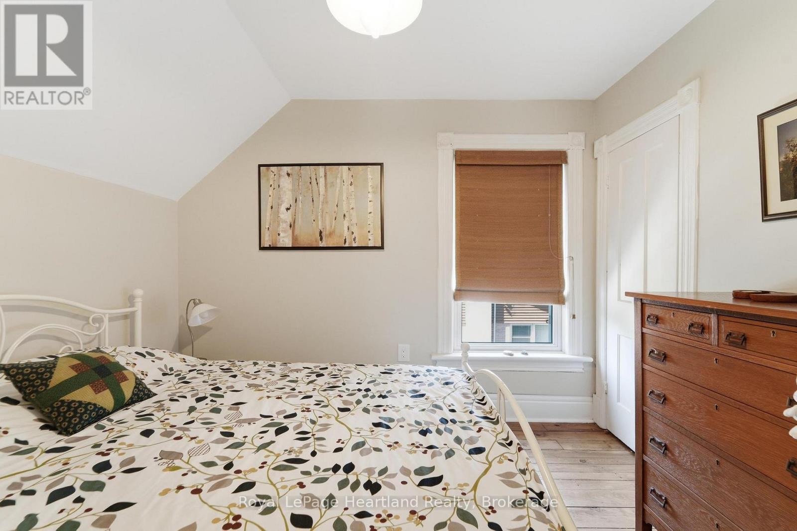 122 Nelson Street E, Goderich (Goderich (Town)), ON - Indoor Photo Showing Bedroom