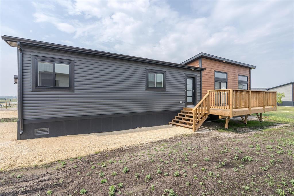 136 Prairie Oak Drive, Mitchell, MB - Outdoor With Deck Patio Veranda
