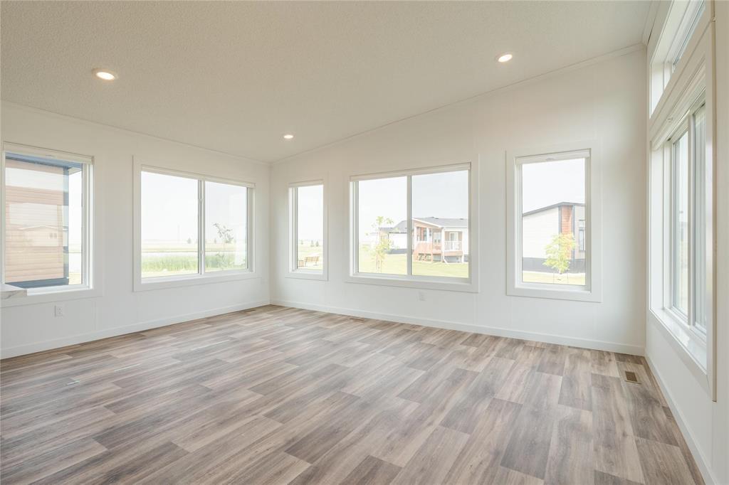136 Prairie Oak Drive, Mitchell, MB - Indoor Photo Showing Other Room
