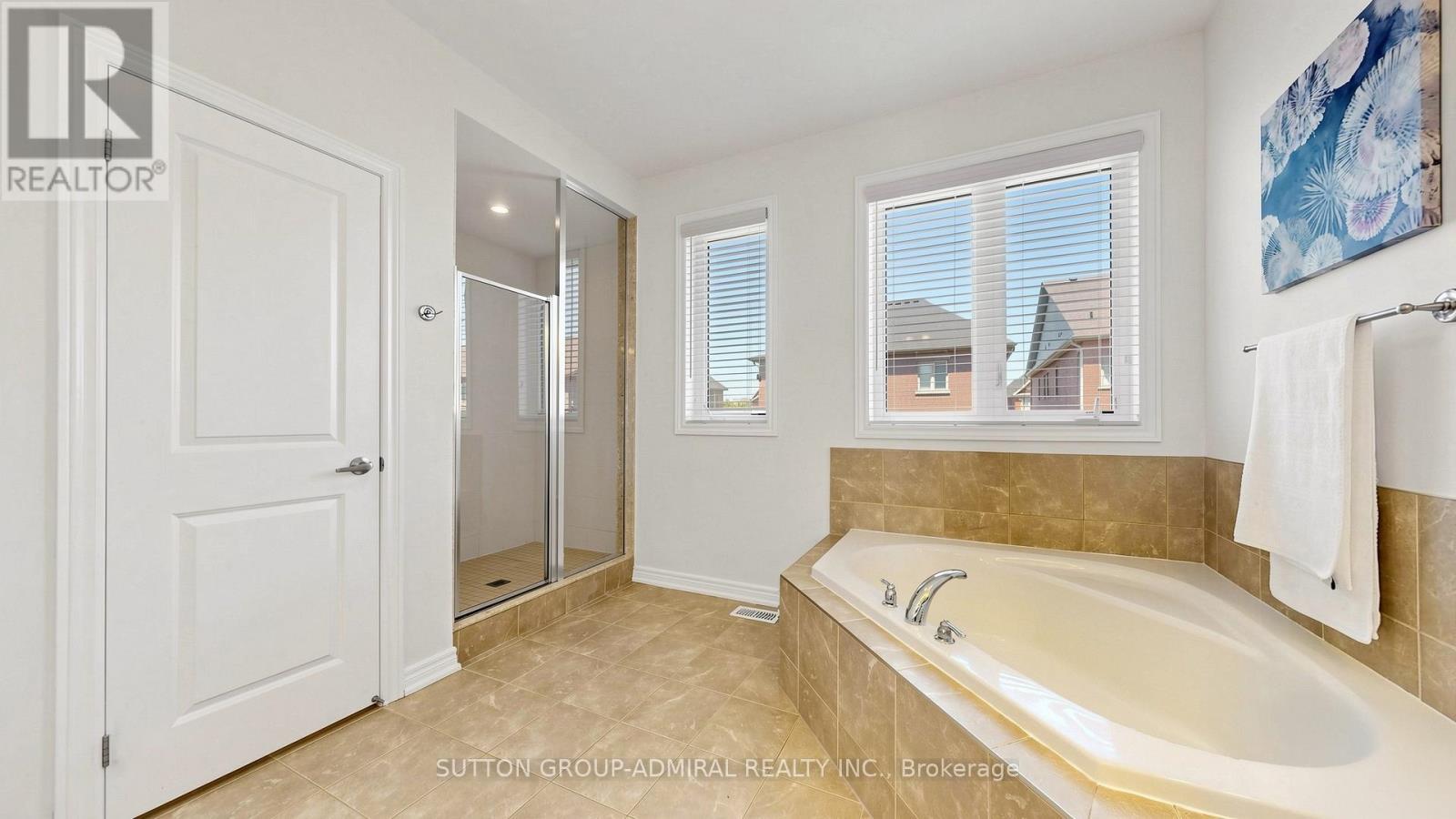 284 East'S Corners Boulevard, Vaughan, ON - Indoor Photo Showing Bathroom
