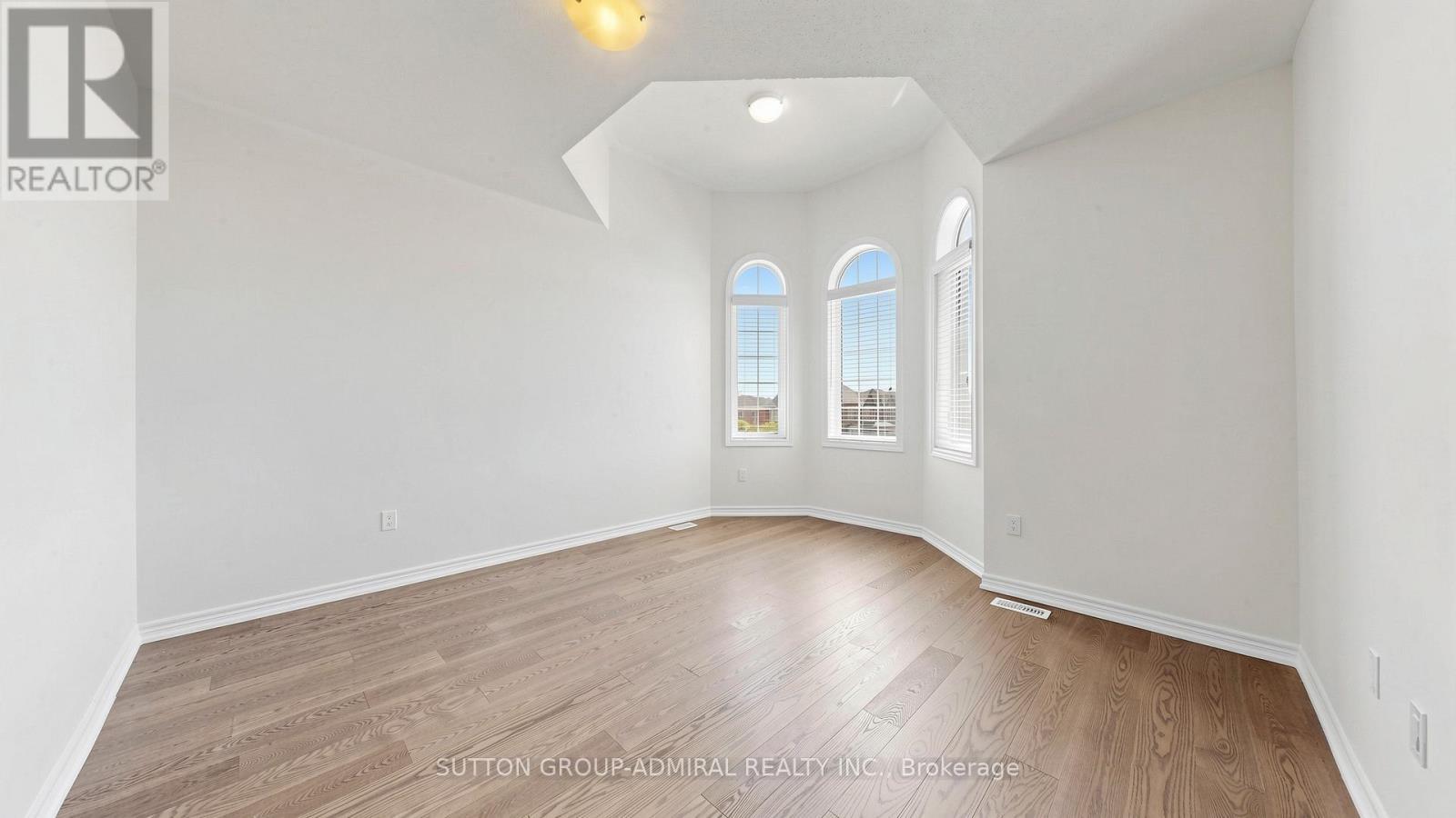 284 East'S Corners Boulevard, Vaughan, ON - Indoor Photo Showing Other Room