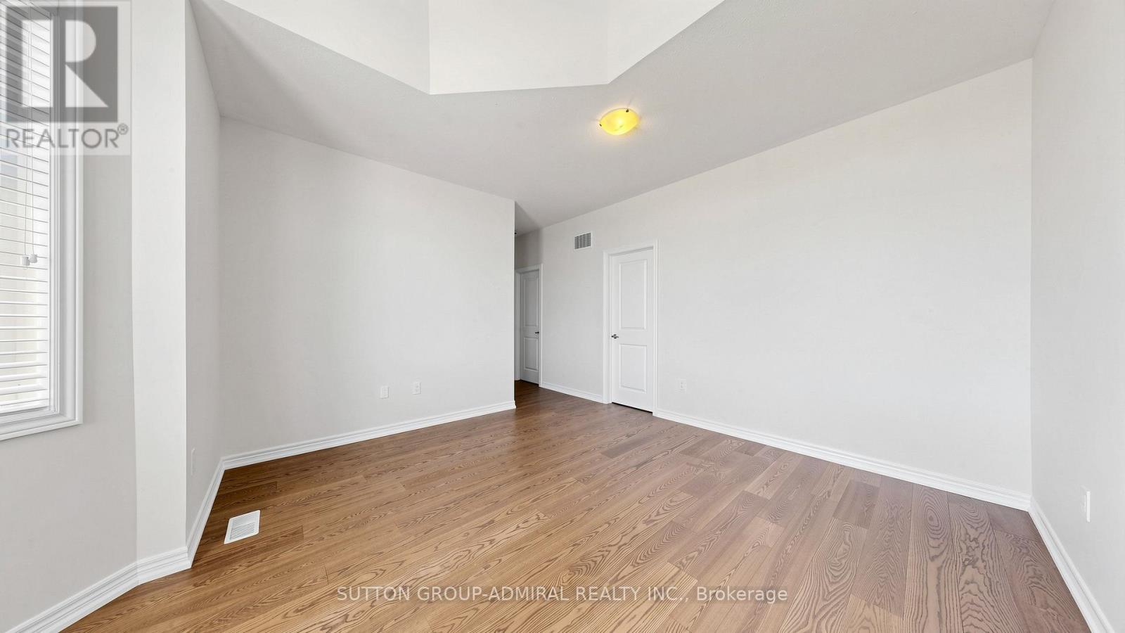 284 East'S Corners Boulevard, Vaughan, ON - Indoor Photo Showing Other Room