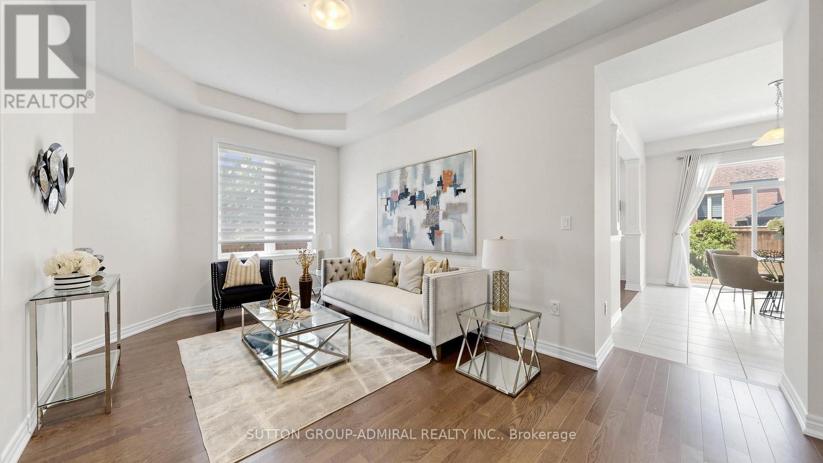 284 East'S Corners Boulevard, Vaughan, ON - Indoor Photo Showing Living Room
