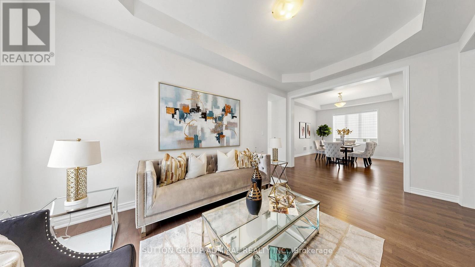 284 East'S Corners Boulevard, Vaughan, ON - Indoor Photo Showing Living Room